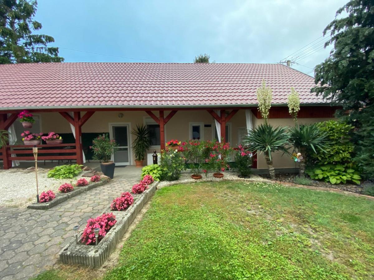 Do-Ti Apartmanház Balatonlelle Exterior foto